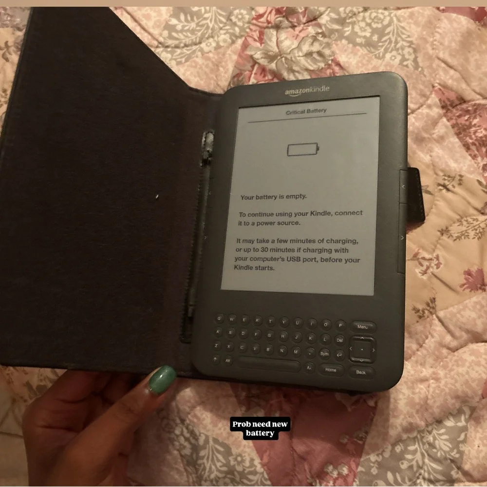 Amazon Kindle Gray eBook Reader with Protective Folio Case